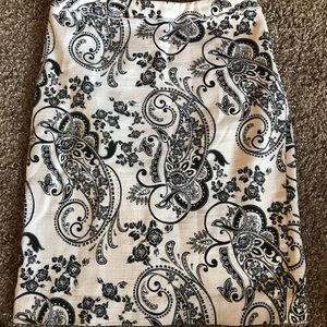 Black and white pencil skirt